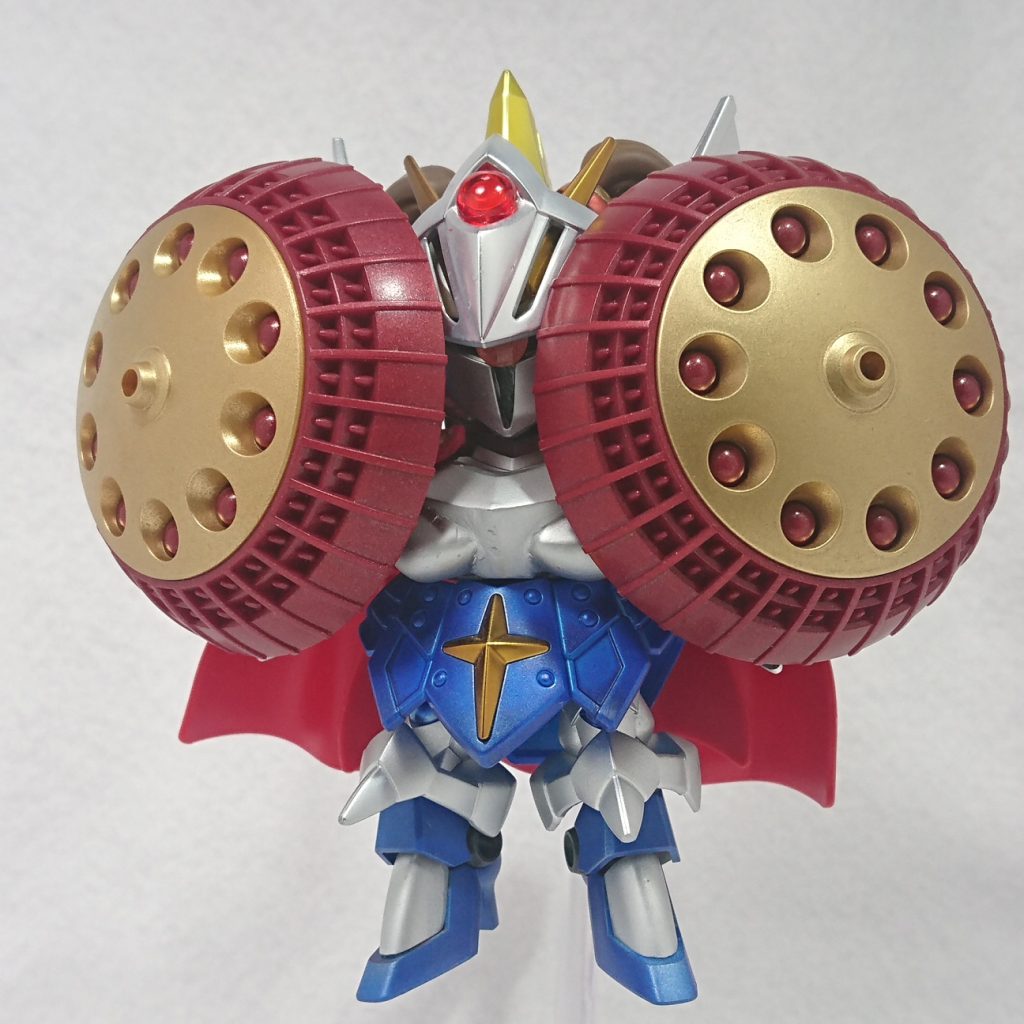 *「この鉄壁の守り…破れるかしら?」*
シールドはボールデンアームズのジョイントで繋いでるのでかなり自由が利きます。
チラッとお顔が覗く大防御モード的な。