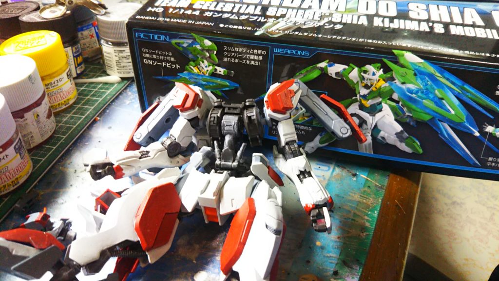 ･･･ショックだった。瞬間、カルメネールは胸を刺されて破壊されていた。敵うはずがなかった。今までのあたしのバトルは、中途半端だったということだ。現実世界に戻って･･･え。･･･ええ。何、嘘でしょ。カルメネールが、「壊れてる」。バグでも都市伝説でもなく、ほんとに。リアクターのあたりがひしゃげて･･･このままじゃ、動かすことも出来なくて。クリスマスキャンペーン、決行まであと２時間ー（次回を待て）（小説パートの補足）・「大きく話が動く」ための羅刹。ＩＢＡ編の転換点です。オーガさんに「味がない」と言われたアルザスはこれからどうしていくのか。・「ＧＢＮって壊れないんじゃなかったの？」ではありますが･･･公式外伝「GBWC」ではボールのポリポッドボールの180mmキャノンが壊れているように見えます（実際はちょっと曖昧です）。本小説では「強い否定的な思い」が乗った時に壊れることにしました。プラネットコーティングの応用とかスキャン時にしていそうだし･･･・なお、本写真のリアクターはカルメネールのものではなく秋葉原工作室のジャンクから拝借しました。