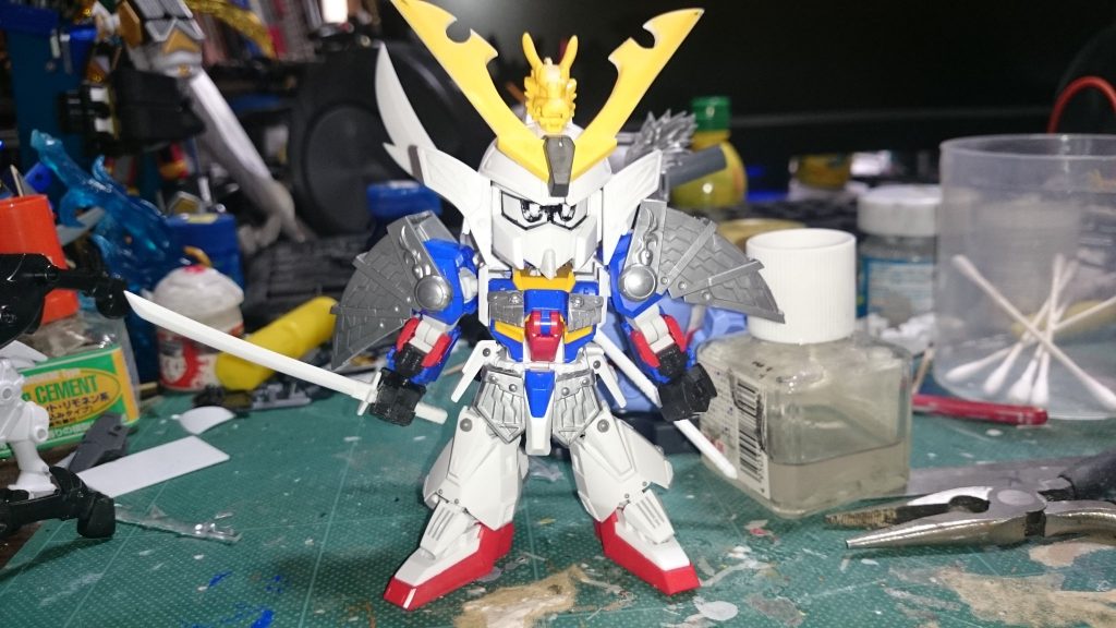 割と見たままSDCSΖガンダムを素体に疾風剣号精太をミキシングしています。クワガタは裏打ちして削り込んでそれっぽく、武器はレジェンドBB武者からコンバート