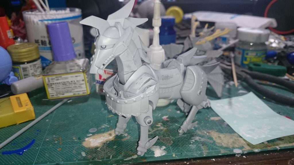 絶影の首をぶった切って合体することだけは決めていたんですが、ジョイントの仕様で四苦八苦。最終的に駄馬メカも再現できたので良し