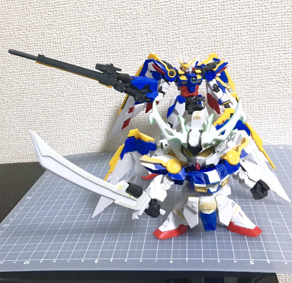 [零明刀・霸]
ウイングガンダムのバスターライフルを参考にパテとプラバンでスクラッチしました。