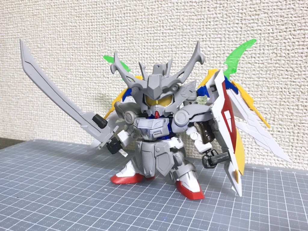 LGBBの各パーツに天零頑駄無鎧をパッチワークで貼り付けています。