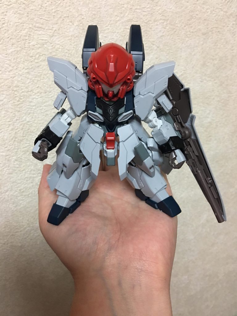 頭は SDシナンジュでフェイスはクロスシルエットのガンダムを組み合わせてます。