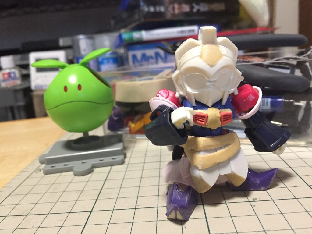 だいぶパテ盛りなど進んで来たところです。