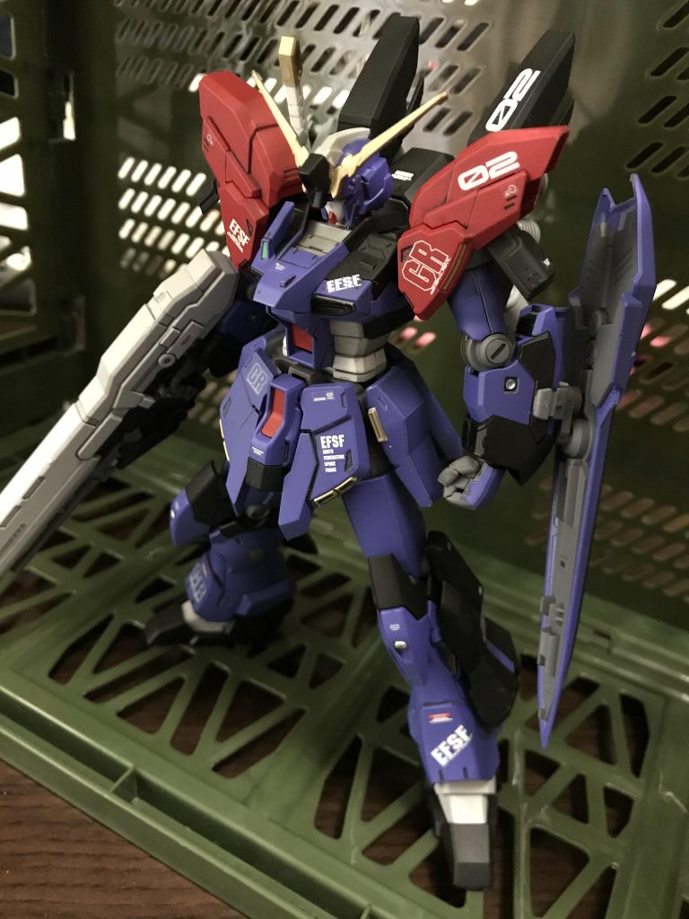 というわけで、スタインとブレイブとユニコーンをミックスして作成、カラーはBD2号機に近づけてみました。
UC0098のブルーデスティニーであります✨