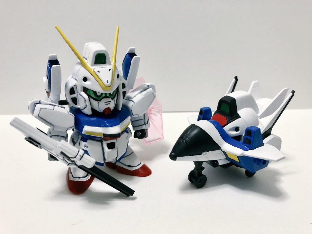 頭部や全体のプロポーションに手を加えてます。コアファイターがお気に入りです。