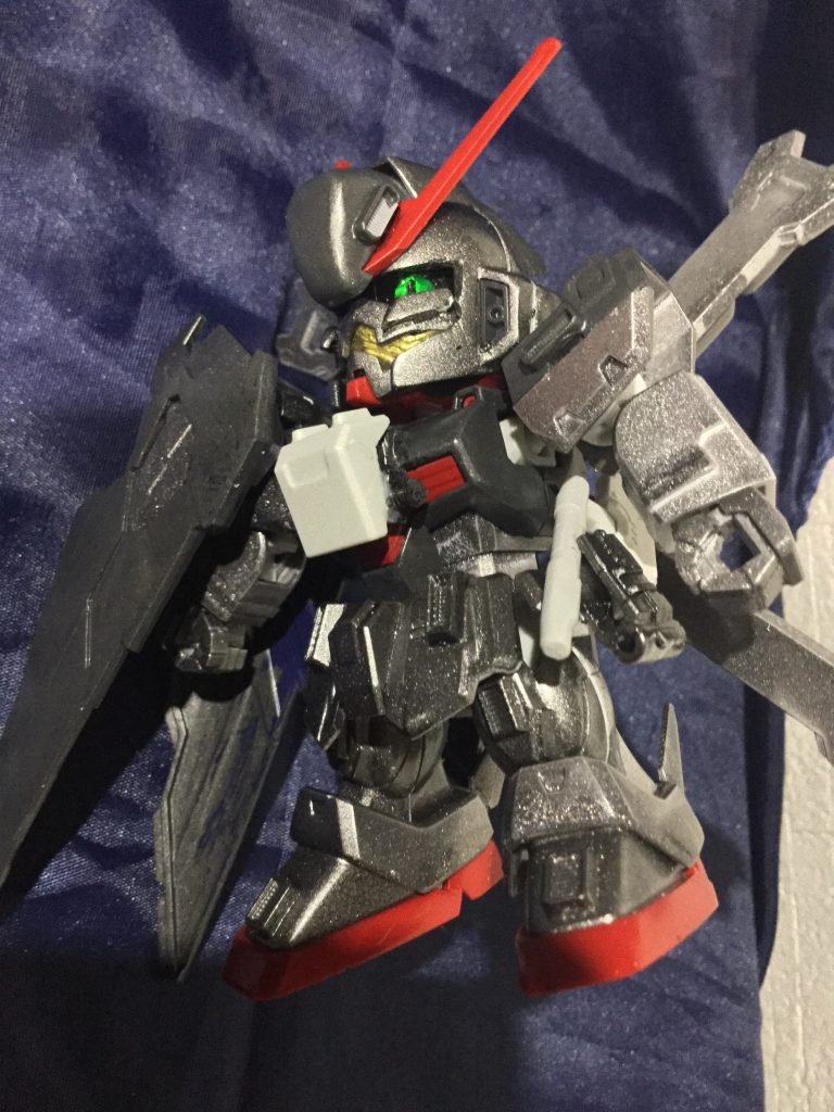 目はHアイズの緑に中央線をスジボリし、墨入れしました。
向きによって表情が変わるので気に入ってます。