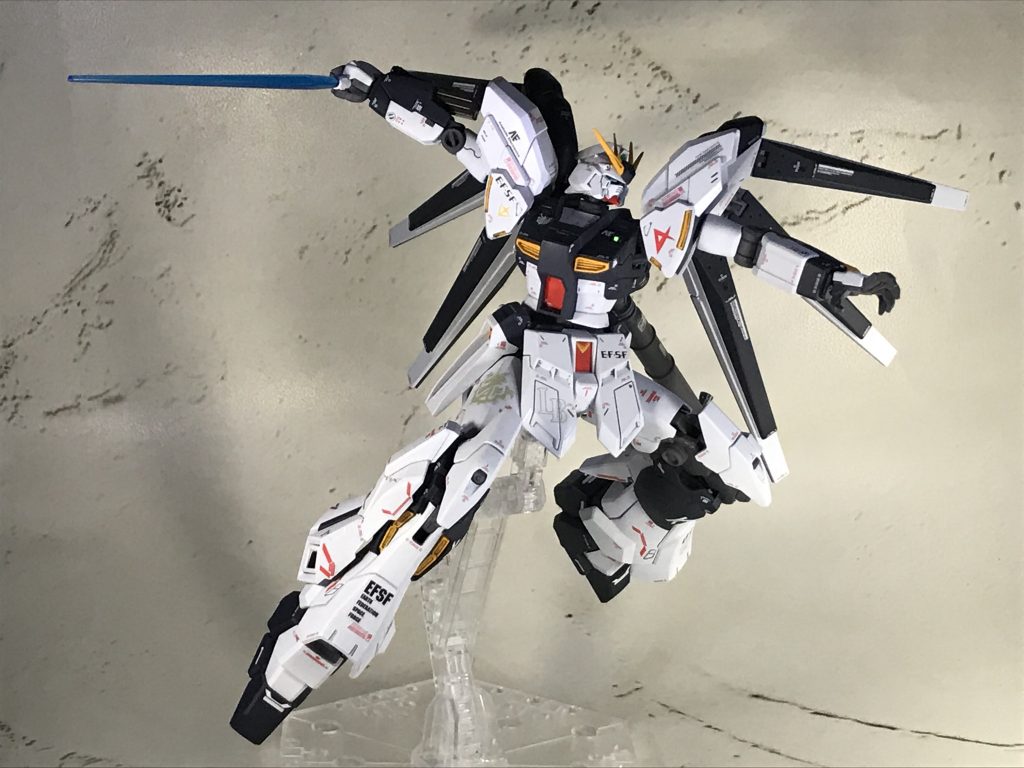 ビームサーベル
青いビームサーベルって珍しくてカッコいいですよね