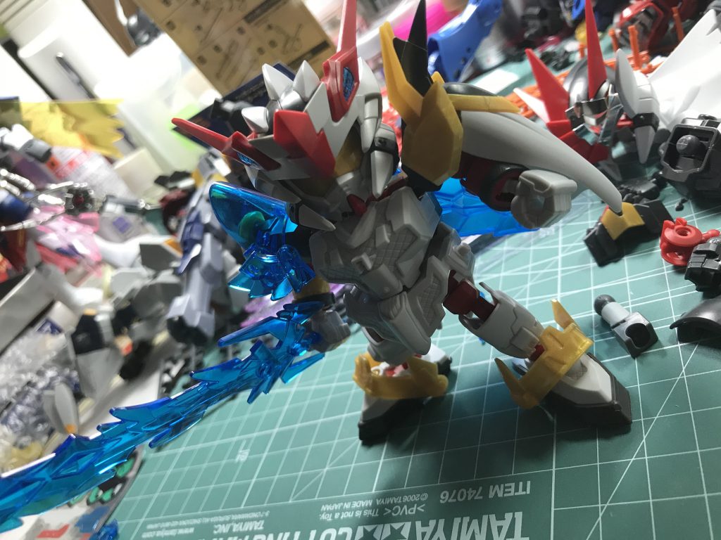 構造や自身の技量的にCSフレームだけでなく、零丸のパーツもミキシングする方針にしました。