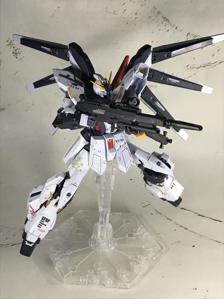 ビームライフル2
アムロから取り回しにくいと文句を言われそうですが、なんだかんだ言って彼なら使いこなしてくれると思います。