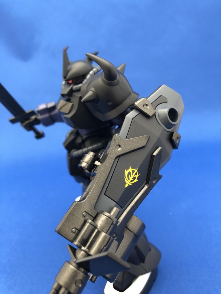 付き合うハメに