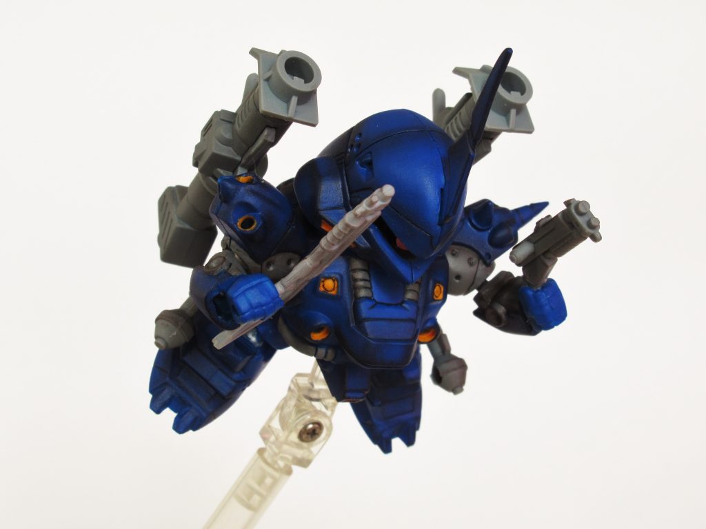 足は膝？を作成して上下ともボールジョイントにして可動できるようにしています。