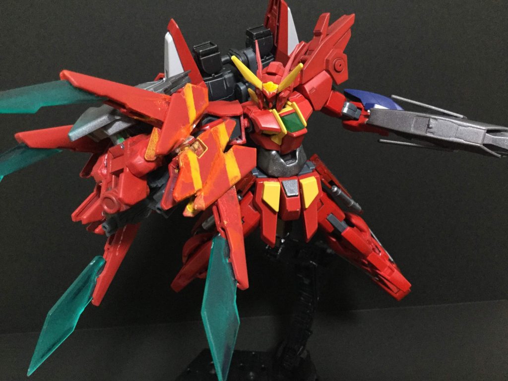 GNトリケロス
シアクアンタのシールドとマグナムのファンネルを組み合わせた武器
4つの爪は動きます。