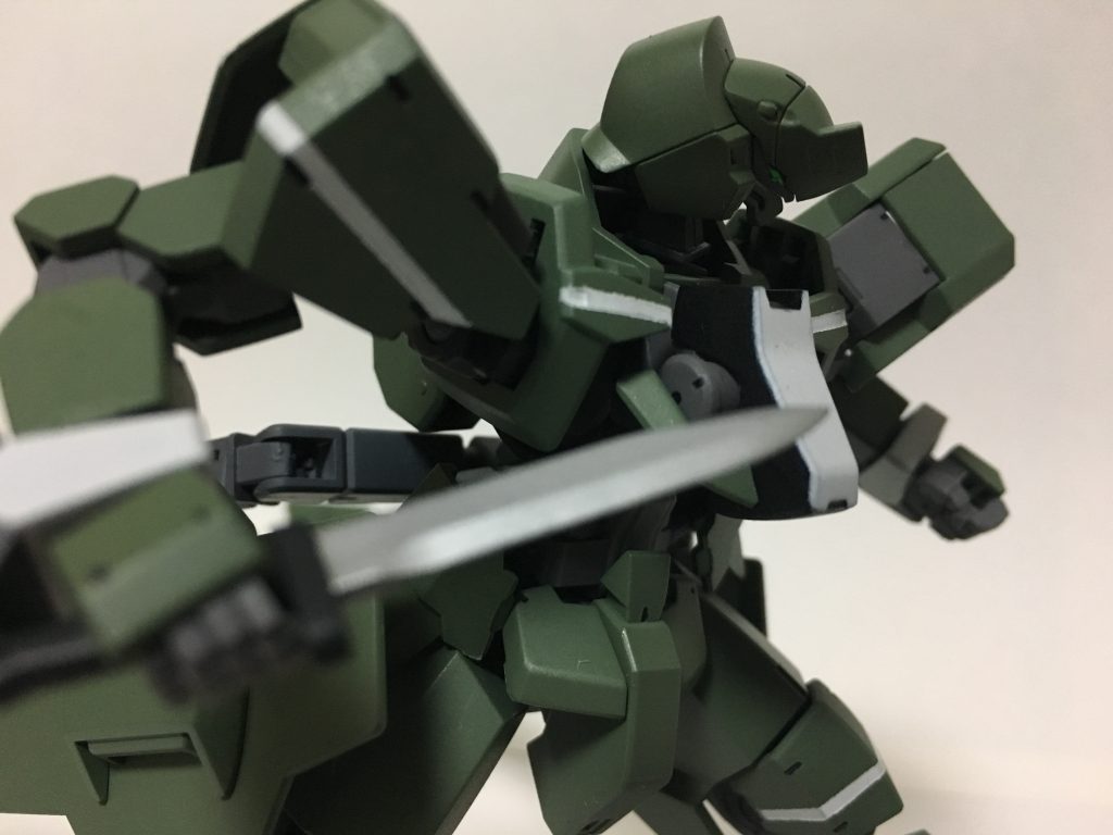 格闘用ナイフ
ダンゴムシ戦のイメージです