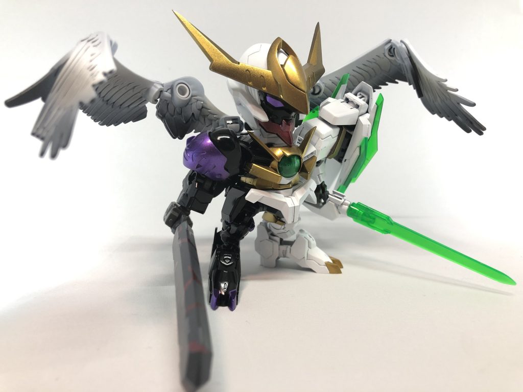 右半身は悪魔をイメージしてカラーリングしました。