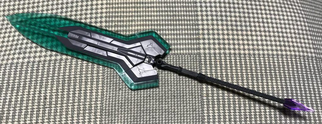 武装は近接格闘用のハルバート風のこれ1本のみ
(現段階で出来てるのがこれしかない為w)
ごつい体にもってこいの武装だったので
専用武器として持たせますw