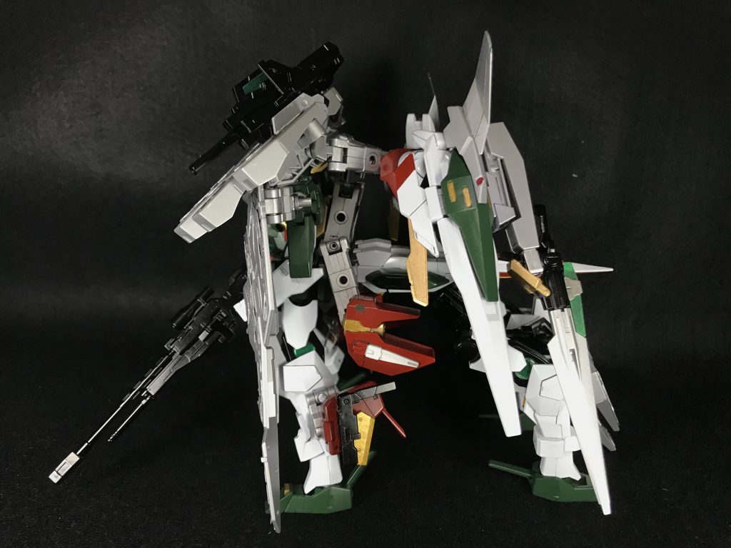 オーライザーを使った支援機と合体した姿は天馬をイメージしている。