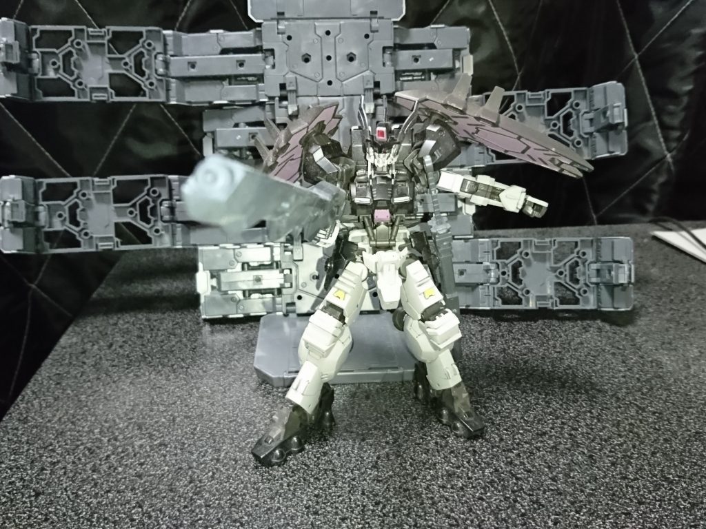 ガンダム666–2枚目/制作者：@Vfr781F