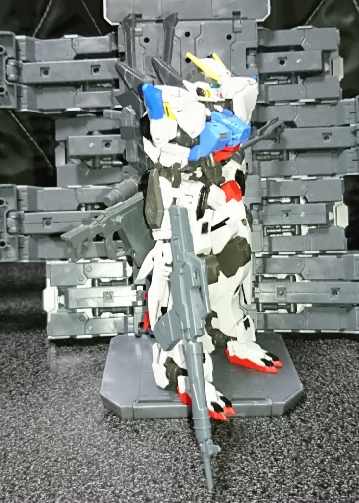 ある機関により破損したガンダムフレームが回収された
このガンダムフレームはASW-G-43サブナックと判明、機関により回収された他のガンダムフレームのパーツや現代技術によって復元されたガンダムフレーム、そしてそのボディには機関によって収集したデータによってタントテンポのアスタロトのアーマーをメインに改良、バルバトスやバエルなどのデータも流用されて現代に甦った