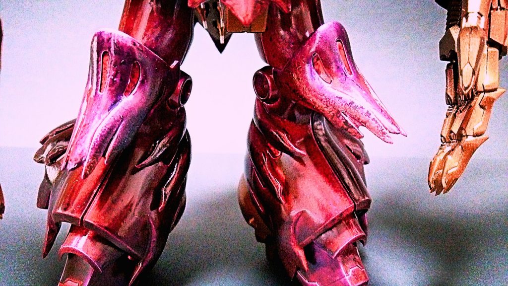 内股側と膝には刺の様なダムドを追加