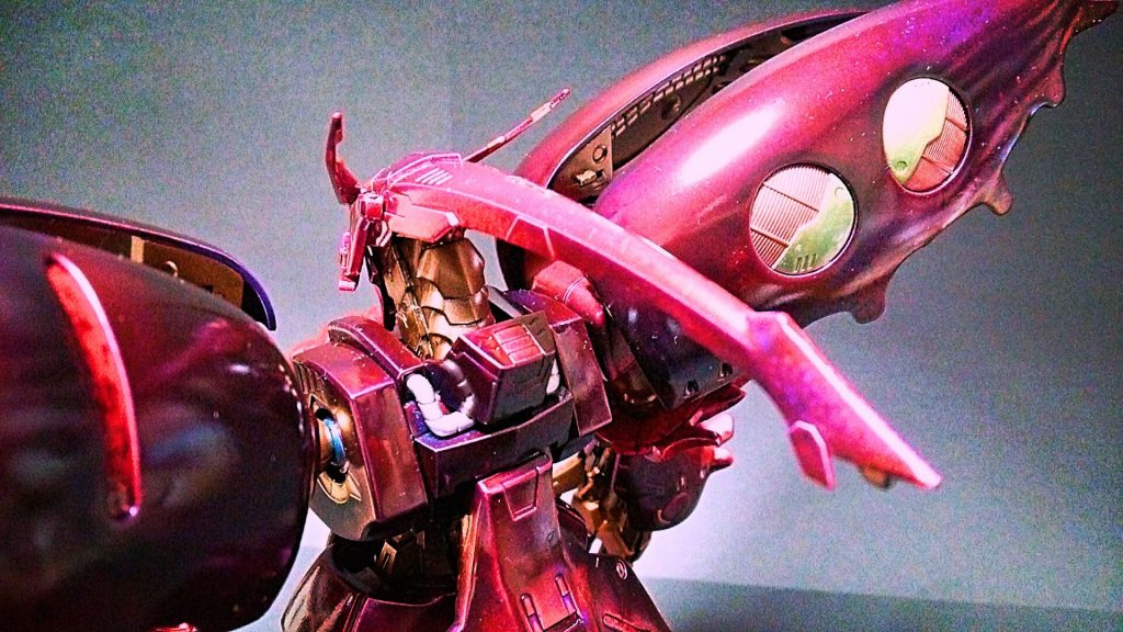 首回りはパテで延長、ジャンクパーツでディティールアップしました。