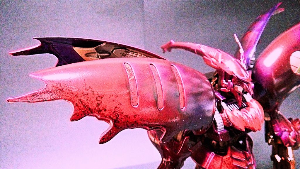 外装は黒サフ、シルバーメタルでラップ塗装。クリアーレッドとクリアーパープルの缶スプレーで頑張りました