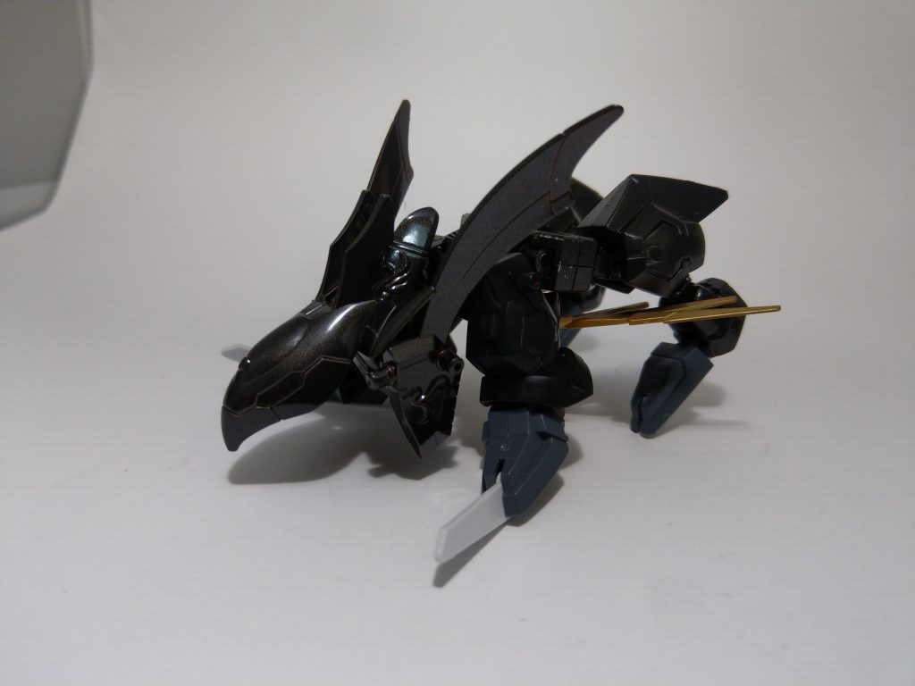 バクゥ作成途中。
アンテナを腹部に設置してたけど、某ブレードなんちゃらさんになりそうで…
結局、バクゥの構成通りの位置になりました