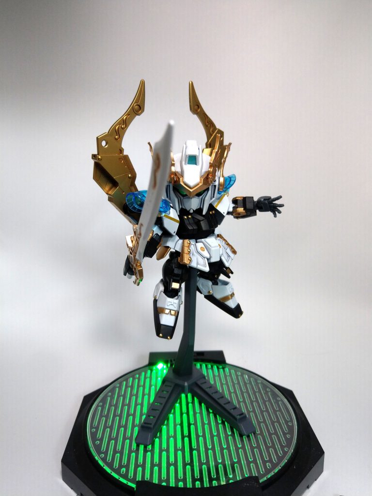 月見丸も細部に差し色とリベット(と言いたいネイルストーンw)を追加。
手も次元ビルドナックルに変更して、以前より表情がつけやすくなりました。