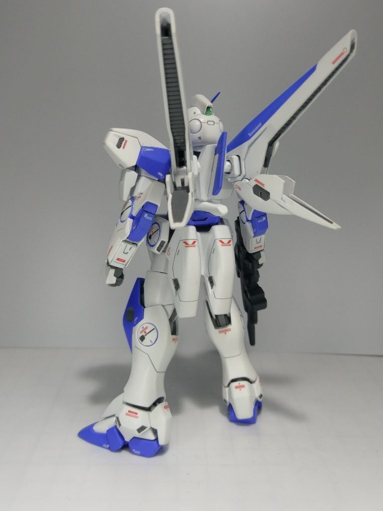 MDユニット、下側のパーツはスジ彫り入りのプラ板で蓋をしました。
V2ガンダムは大好きなMSの１つなのでオリジナルカラーで塗装しましたが、色の置き方に悩みました。