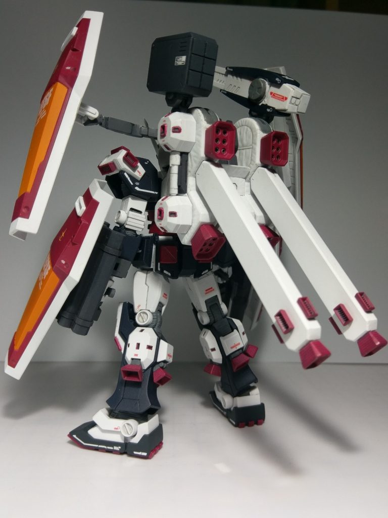 機体各所のラインデカールはガンダムデカール「RGデスティニーガンダム｣用等を駆使して、MGと同じになるよう努めました。