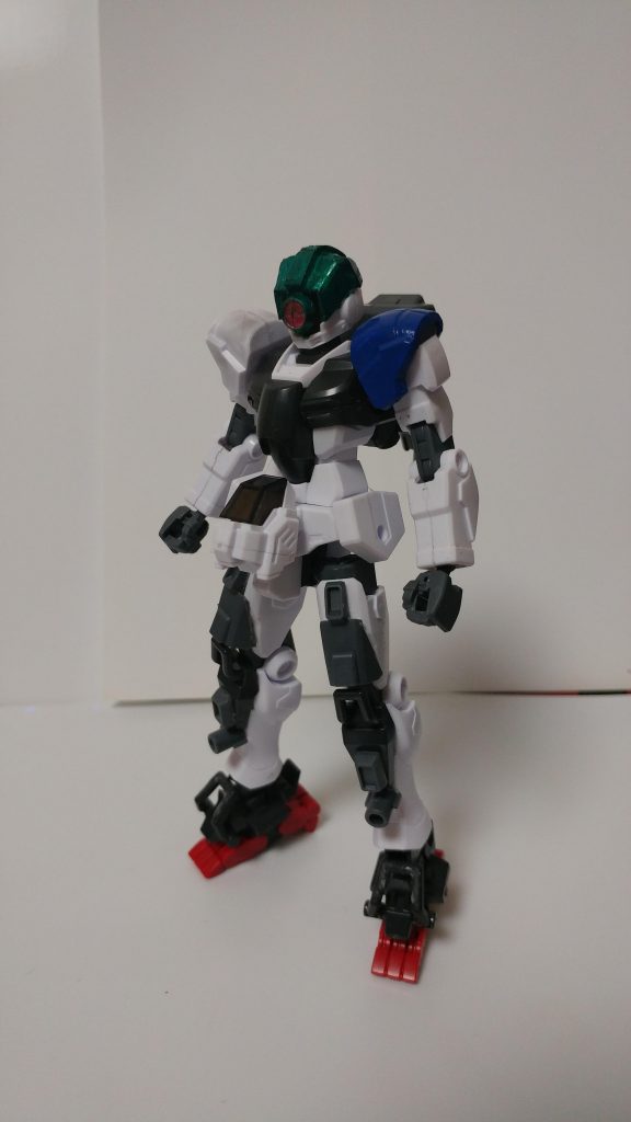 また脚部を、地上戦用のタイヤ脚、空間戦闘用の...