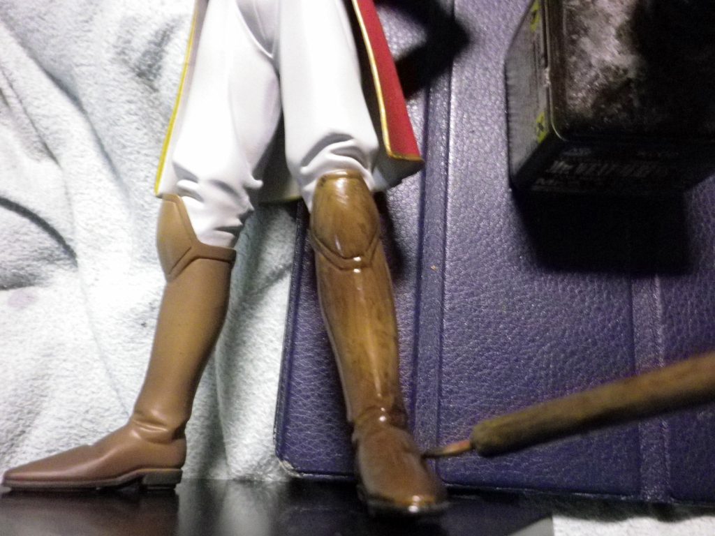 　ブーツの使用感を考えながらヌリヌリします。