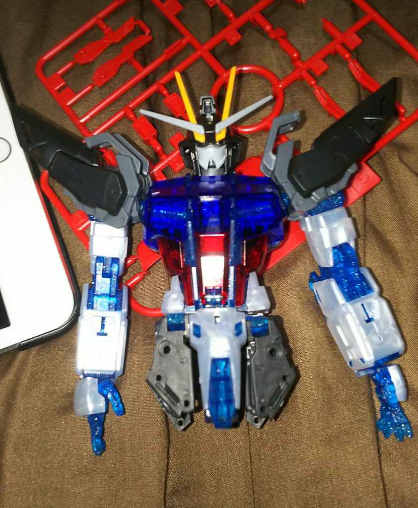 マスク部分はデュエルに変更、ノワールより悪役っぽさ少なめです。