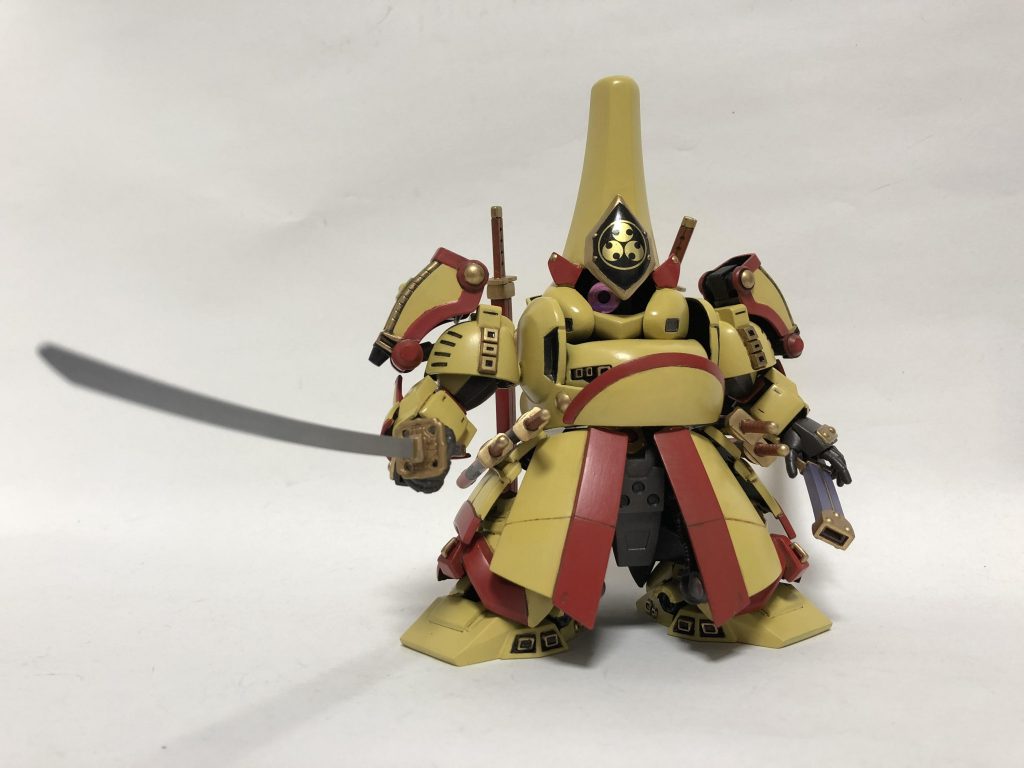 胴体はＤＸ騎士ガンダムのヘルメットを使ってます。