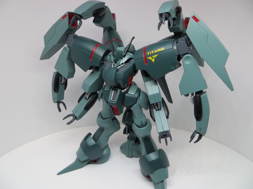 勢いだけで制作しましたが、かなり自分好みな機体が出来上がりました。