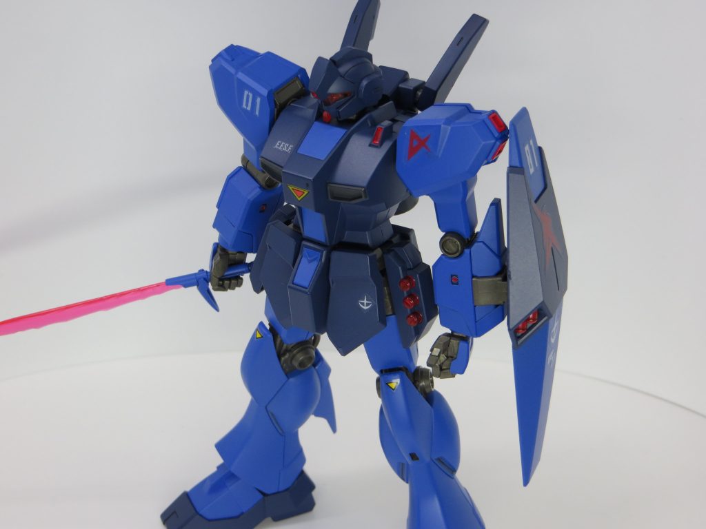 小顔でスラっとしたスタイル。