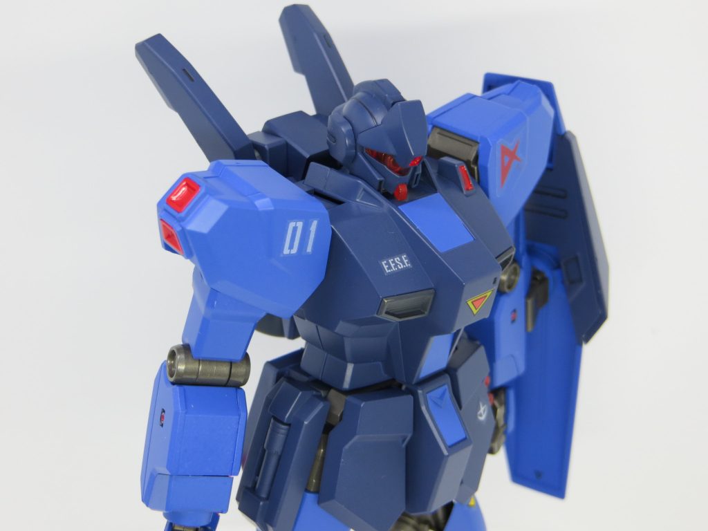 お気付きの方もいらっしゃると思いますが、体はジェガンではないです(笑)見た目以上の実力を発揮できる機体です。