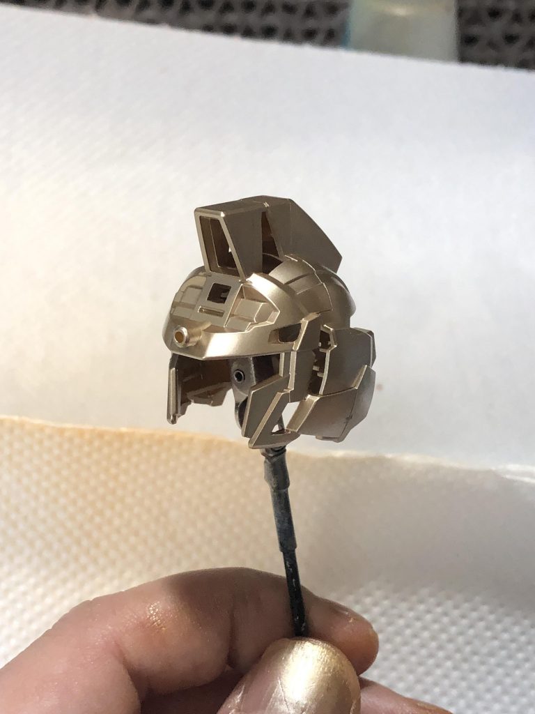 EXゴールド初使用だったんですがなんかシャンパンみたいな感じで薄い…
輝度とかハンドリングはかなり良いし色味も全然アリなんだけど、
わざわざ大瓶であえてこの色に?って感じですね。
もう少し汎用性というか、フツーの金でよかった気が