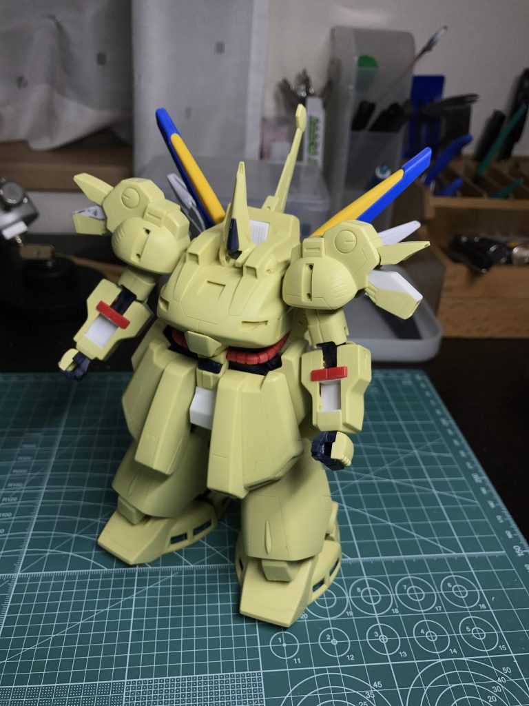 微妙な腕のパイプは撤去。