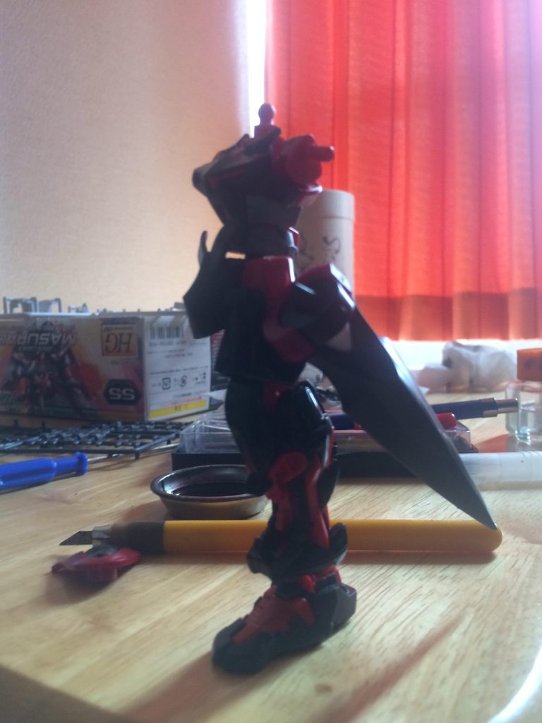 制作工程1の着色済み。やはり上半身と下半身の隙間が。