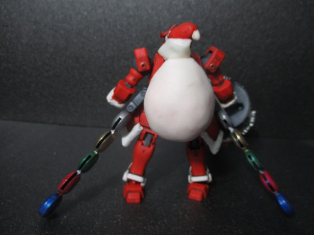 帽子とか袋はダイソーの樹脂粘土です、この粘土、伸びがいいので使いやすいわー