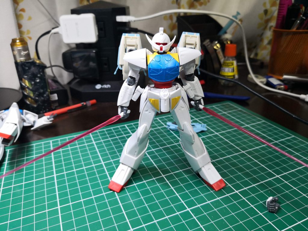 完全に素組です。初めて全塗装した作品です。もっと技術を磨いてかっこいい作品が作れるようになりたいです。