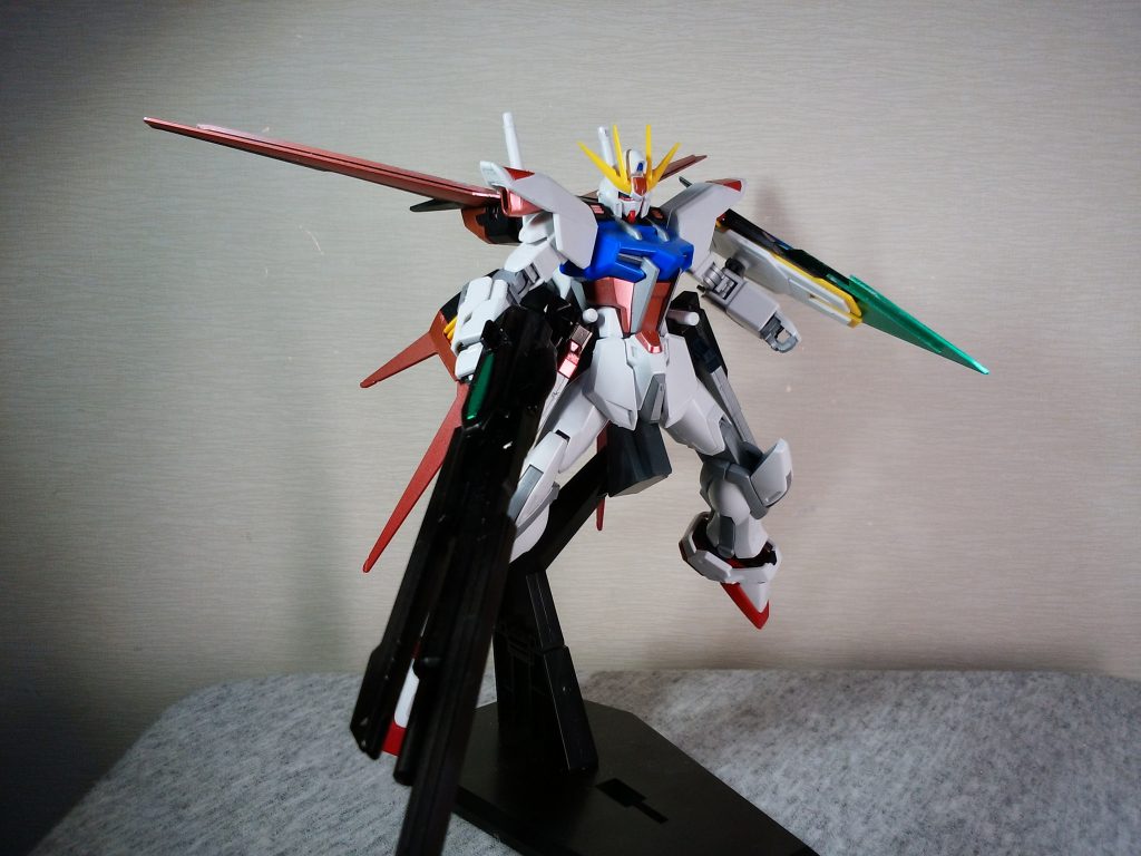 エールストライカー改を装備した形態。