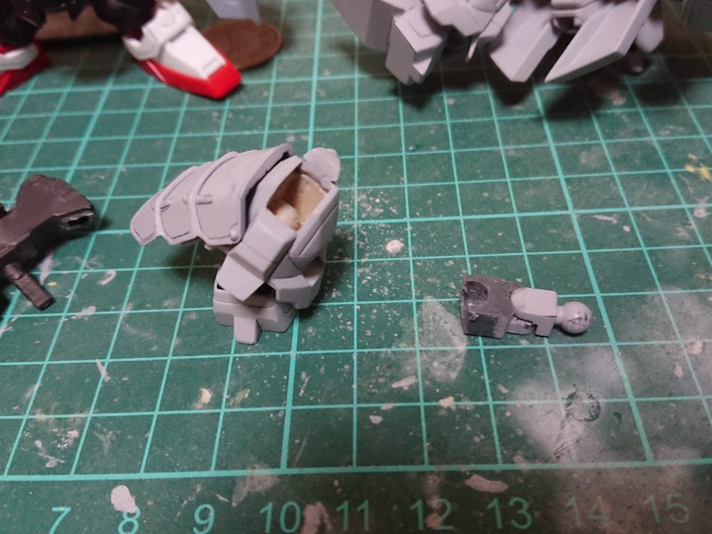 脚にはLEGENDBBのひじを流用してひさ可動を追加。