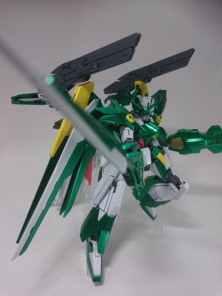 ズヴォルタスパーダ

ヴァランガに装備された近接装備の内の１つ
実体剣なので様々な場面で使用される事を想定して２本装備している