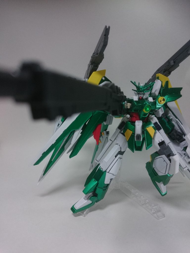 プロトブリスコラライフル
従来のバスターライフルをヴァランガ専用に改造したもの
威力は向上しているがまだ試作段階という事もあり若干扱いにくい