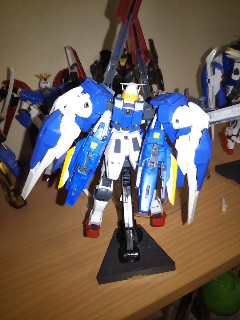 ツインドライブとオーライザーの翼の部分だけを使用しトールギスがプロトタイプだと考えた時にいっそ00ガンダム･
ウイングガンダム(00版)の試作機に
したらどうかと考えアヴァランチエクシアを見てブースターをトールギスのブースターをGNブーストジェネレーターと
して取り入れましたがトランザムシステムを引き出さないと二番目のGNブースターは引き出すことが出来ません