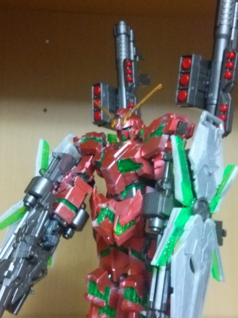 赤いユニコーン–3枚目/制作者：ストライクビルダー