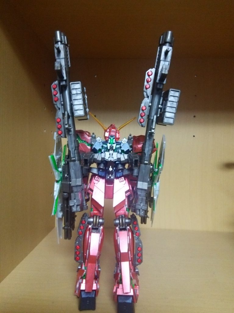 赤いユニコーン–2枚目/制作者：ストライクビルダー