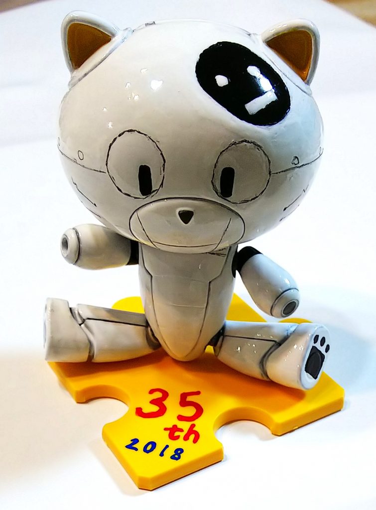 身体の模様や耳の色も忠実に再現!
目玉だけは身体に釣り合うように、プチッガイ仕様にしてあります(笑)